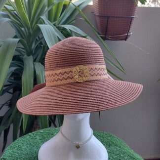 Sombrero con cinta de raso, cinta fantasía